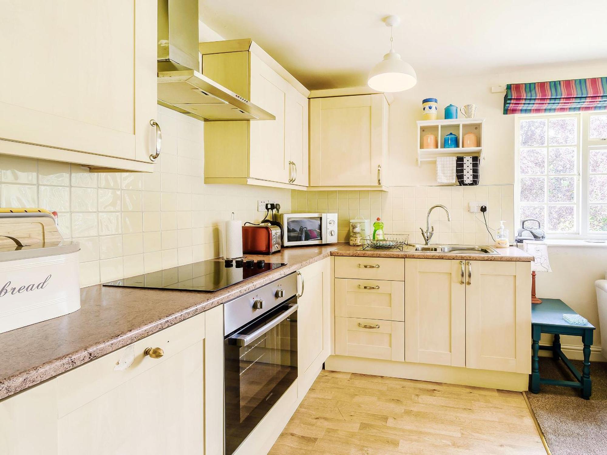 Вилла Coach House - E5120 West Burton Экстерьер фото