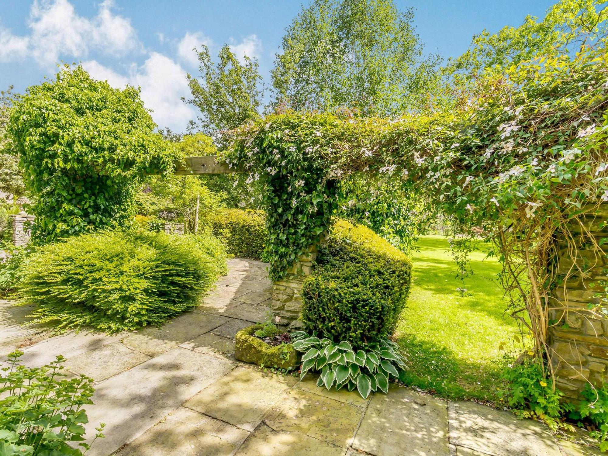 Вилла Coach House - E5120 West Burton Экстерьер фото