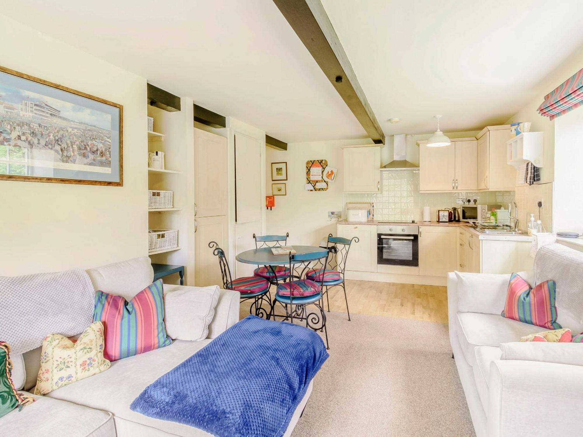 Вилла Coach House - E5120 West Burton Экстерьер фото
