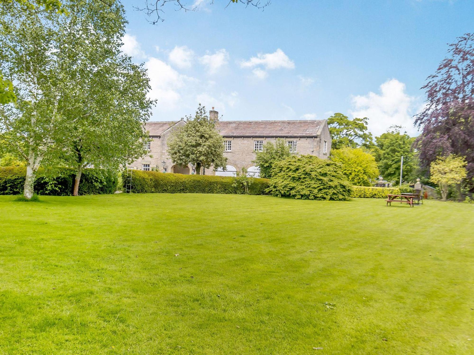 Вилла Coach House - E5120 West Burton Экстерьер фото